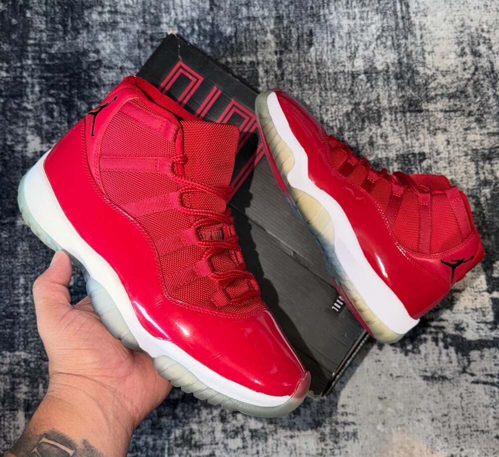 Size: 9m - Nike Air Jordan 11 Retro Win Like '96 Red 378037-623